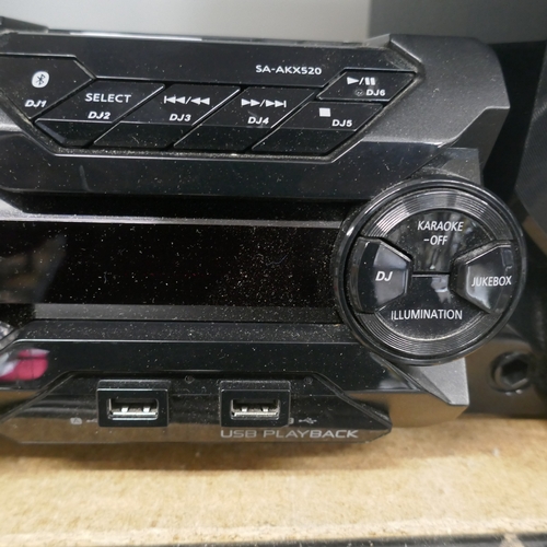 5023 - A Panasonic SA-AKX250 CD stereo system with a pair of matching speakers