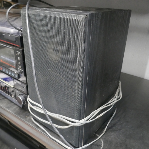 5041 - A quantity of Realistic stereo equipment including an ST-2000L tuner amp, an SCT-2000 high speed dub... 