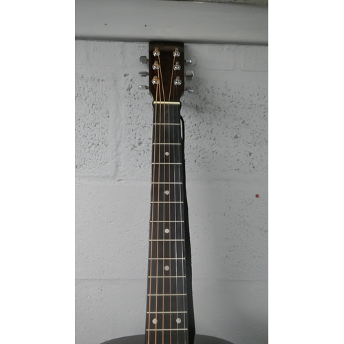 5043 - An Encore EN155SB acoustic guitar with case