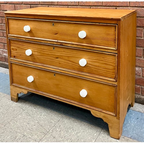 89 - A George III pine chest of drawers