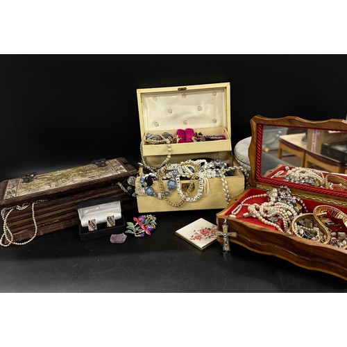 2185 - A collection of costume jewellery and jewellery boxes