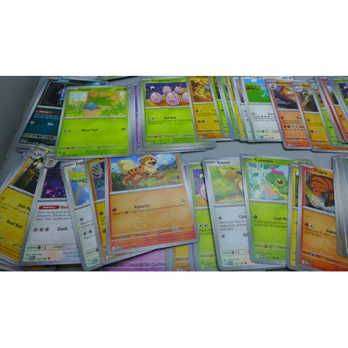 2215 - A large collection of 140 '151' Scarlet and Violet Pokémon cards