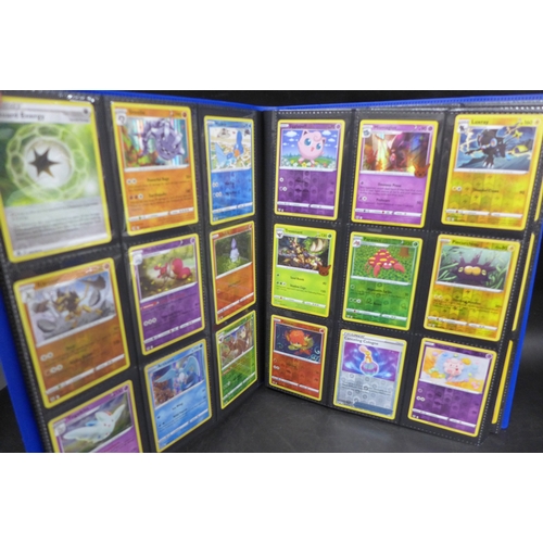 2224 - A Pokémon binder including Wizards of the Coast (WOTC) vintage cards, over 150 Holos, including Reve... 
