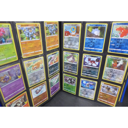 2224 - A Pokémon binder including Wizards of the Coast (WOTC) vintage cards, over 150 Holos, including Reve... 