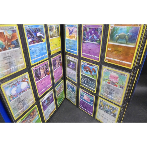 2224 - A Pokémon binder including Wizards of the Coast (WOTC) vintage cards, over 150 Holos, including Reve... 