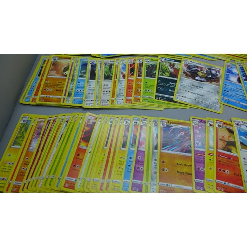 2227 - 145 Vintage Black Star Rare Pokémon cards
