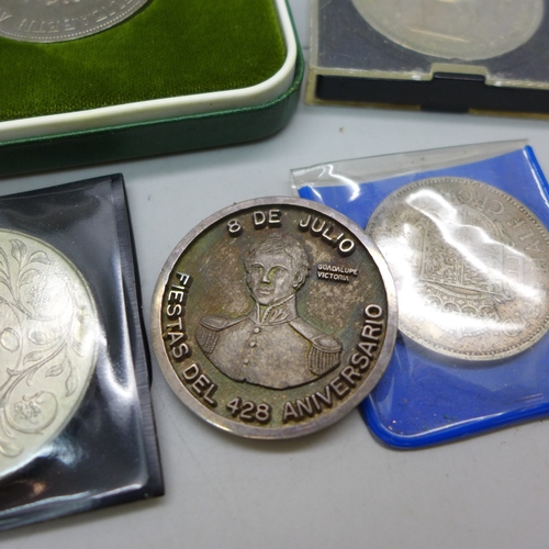 2231 - Five crowns and two other coins