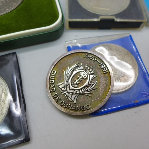 2231 - Five crowns and two other coins