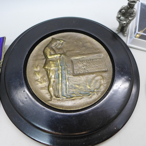 2237 - A WWI Victory medal to B.Z. 10669 A.E. Pearson AB, RN, VR, badges, etc.
