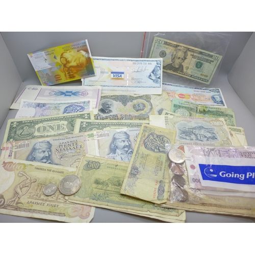2240 - A collection of foreign bank notes