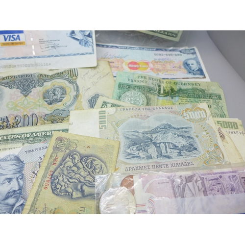 2240 - A collection of foreign bank notes