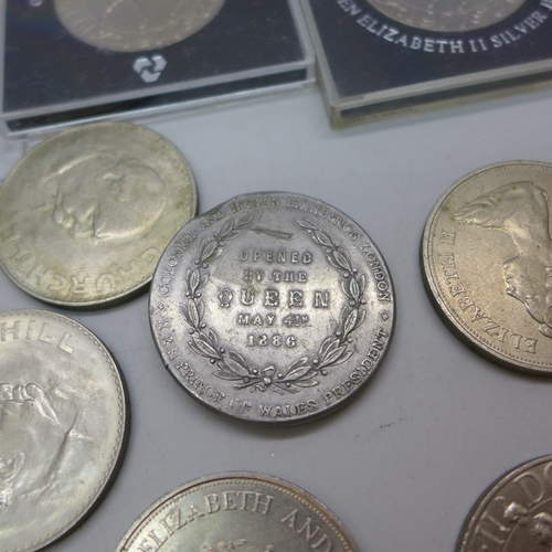 2242 - A collection of commemorative crowns, Churchill, 1977, etc., £5 coin, £2 coins
