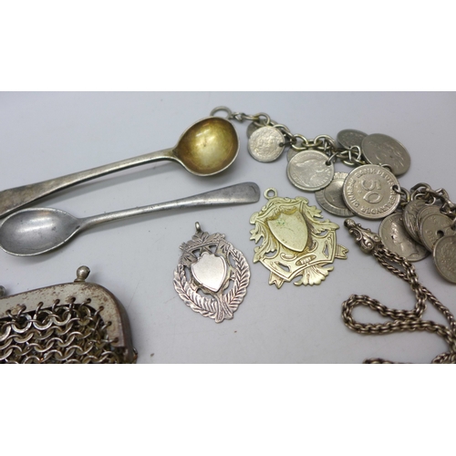2271 - A collection of silver plate to include a chainmail purse, lighter, etc., an Albertina a/f and a sil... 
