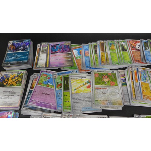 2209 - 200 holographic Black Star rare Pokémon cards