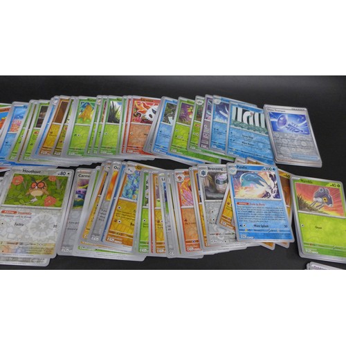 2209 - 200 holographic Black Star rare Pokémon cards