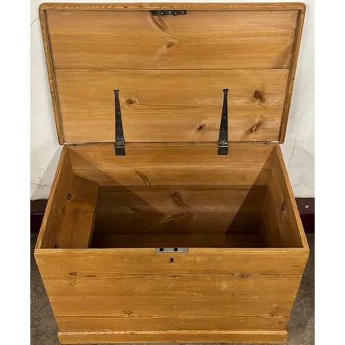 159 - A Victorian style pine blanket box