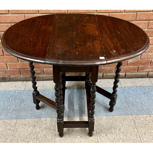 163 - A small early 20th Century oak barleytwist gateleg table