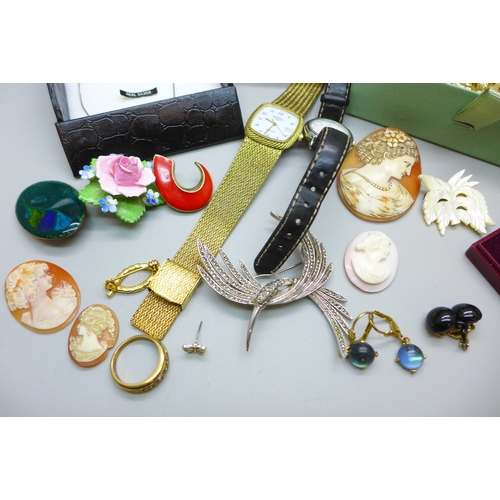 7138 - A collection of costume jewellery, a silver ying and yang jewellery set, cameos, watches, etc.