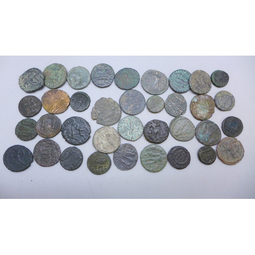 7169 - A collection of ancient Roman coins in Lindner display tray (34 coins)