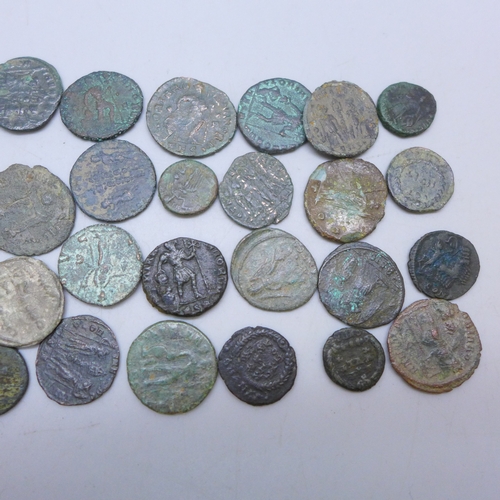 7169 - A collection of ancient Roman coins in Lindner display tray (34 coins)