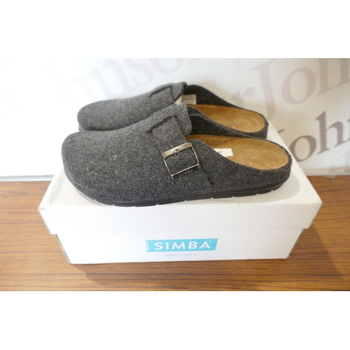 6164 - A pair of Simba Stormur slippers, grey size 9.5