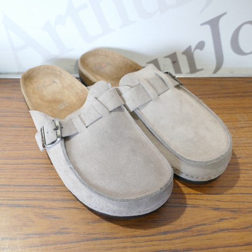 6165 - A pair of Simba Rok slippers, grey size 11