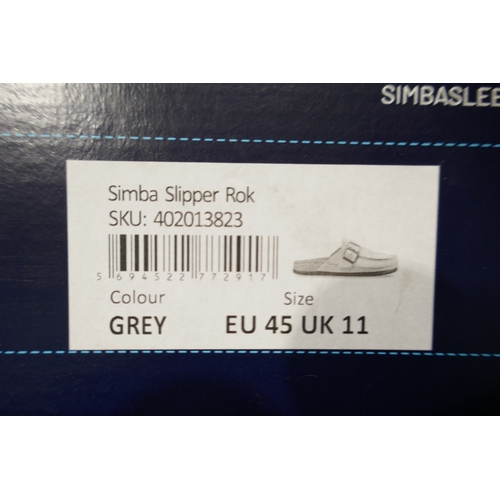 6165 - A pair of Simba Rok slippers, grey size 11