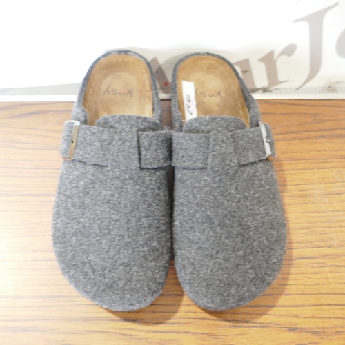 6166 - A pair of Simba Stormur slippers, grey size 6.5