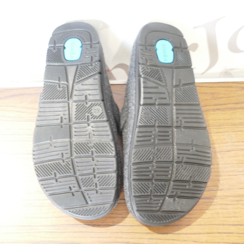 6166 - A pair of Simba Stormur slippers, grey size 6.5