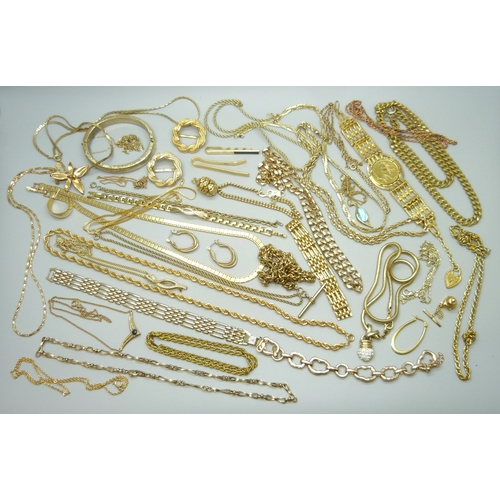 7132 - A collection of gold tone costume jewellery