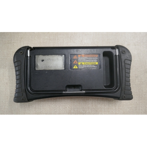 5010 - A Snap-on Solus Pro scanner with user documentation CD and 32 digital keys