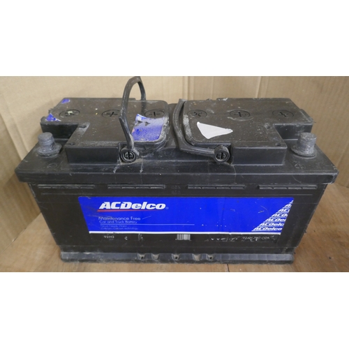 5059 - 2 x 12V batteries - an ACDelco 9Ah battery and an Exide 50Ah battery