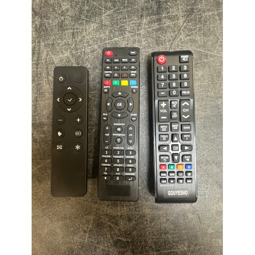 5047 - 80 Universal TV remotes, new, includes crate