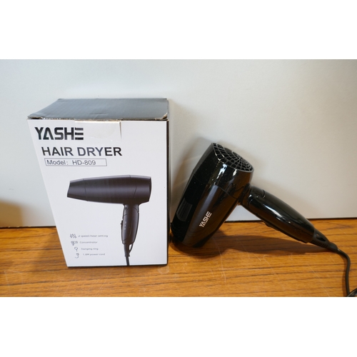 6007 - A Yashe hair dryer and a quantity of Harry Potter hair brushes (516662474-31) *This lot is subject t... 