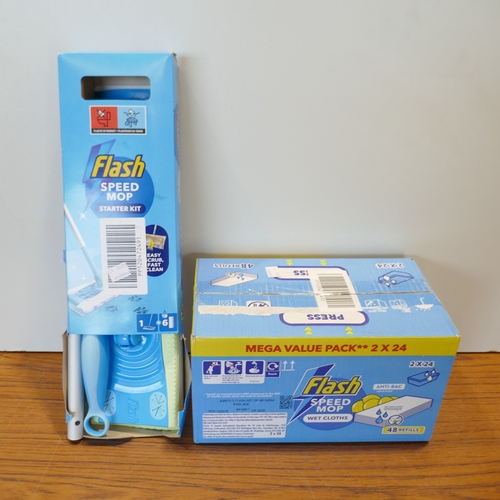 6042 - A Flash Speed mop and a box of Speed mop Floor wet cloths (516662415-17) *This lot is subject to VAT