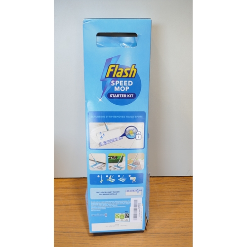 6042 - A Flash Speed mop and a box of Speed mop Floor wet cloths (516662415-17) *This lot is subject to VAT