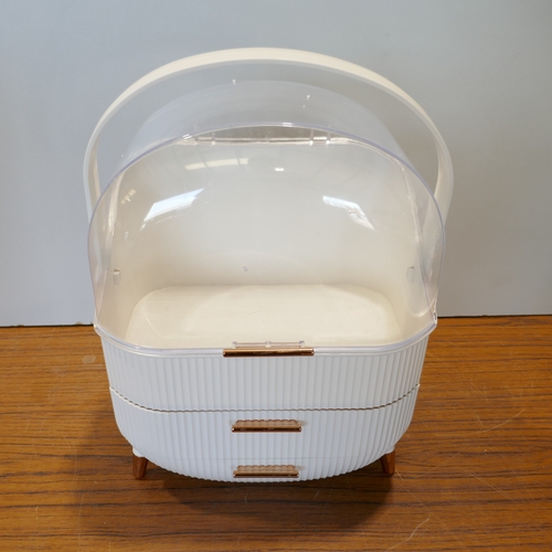 6043 - A Zuro white make up organiser (516662415-8) *This lot is subject to VAT