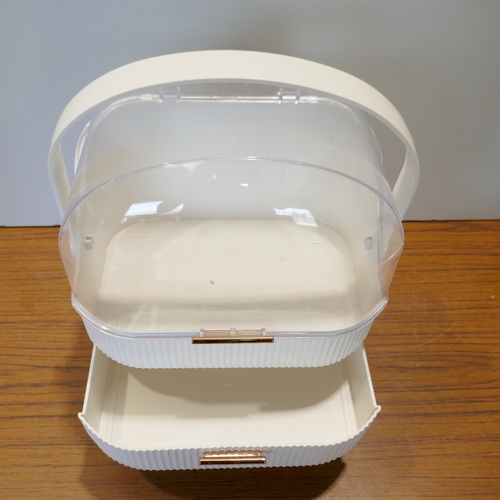 6043 - A Zuro white make up organiser (516662415-8) *This lot is subject to VAT