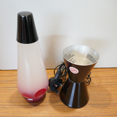 6055 - A lava lamp (516584429-5) *This lot is subject to VAT