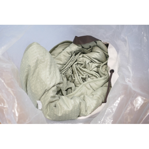 6056 - A Night Lark coverless duvet (516584429-16) *This lot is subject to VAT