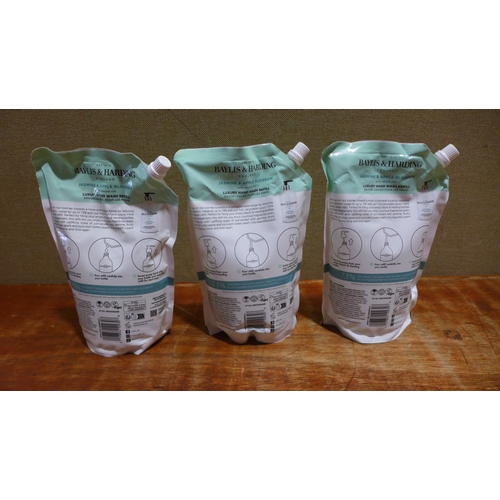6175 - Three Bayliss & Harding-Jasmine and apple blossom luxury hand wash refills (516662474-14) *This lot ... 