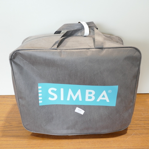 6142 - A Simba body pillow
