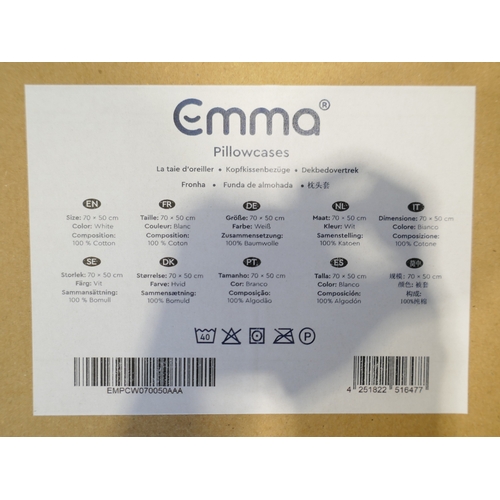 6144 - An Emma king size duvet cover, fitted sheet in grey and 2 white pillow cases