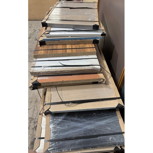 6168 - A quantity of mixed worktops various styles and sizes   (641-5) *This lot is subject to VAT