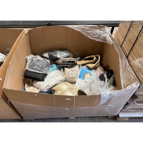6129 - A pallet of mixed furnishings to include bed linen, curtains, blankets, etc. (516662470-1) *This lot... 