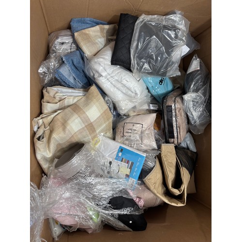 6129 - A pallet of mixed furnishings to include bed linen, curtains, blankets, etc. (516662470-1) *This lot... 