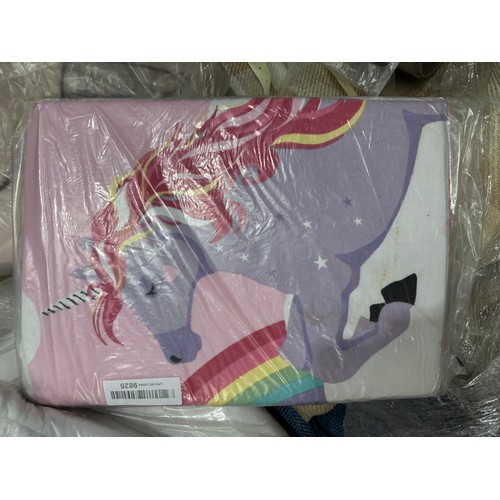 6129 - A pallet of mixed furnishings to include bed linen, curtains, blankets, etc. (516662470-1) *This lot... 
