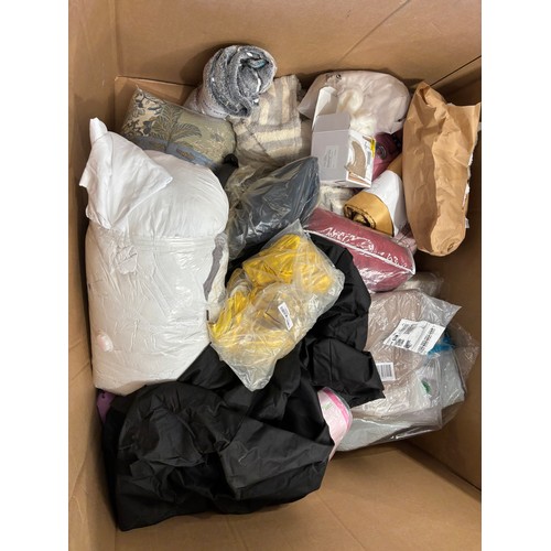 6128 - A pallet of mixed furnishings to include bed linen, cuyrtains, blankets, etc. (516662401-66) *This l... 