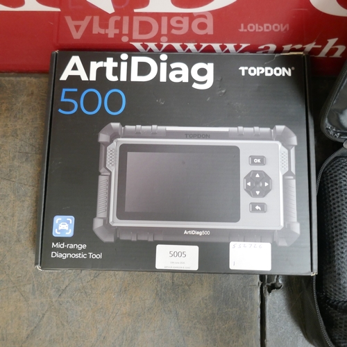 A Topdon Arti-Diag 500 mid-range diagnostic tool