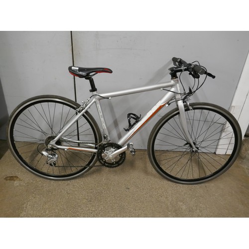 A Diamond Back DBR aluminium framed road bike with Shimano gear set ...